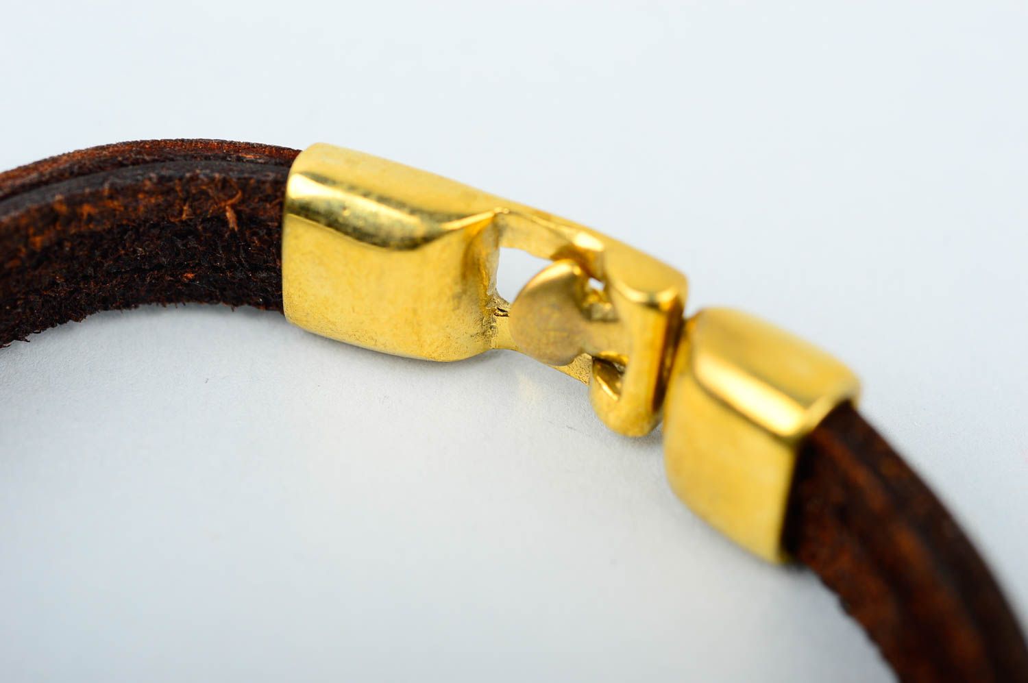 Кожаный браслет ручной работы оригинальный подарок браслет на руку коричневый фото 5