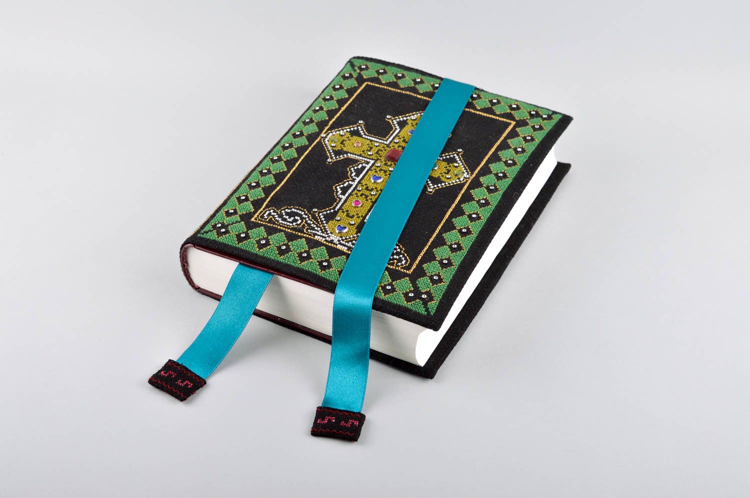 Copertina per libro fatta a mano con ricamo copertina libro di fili di iride foto 2