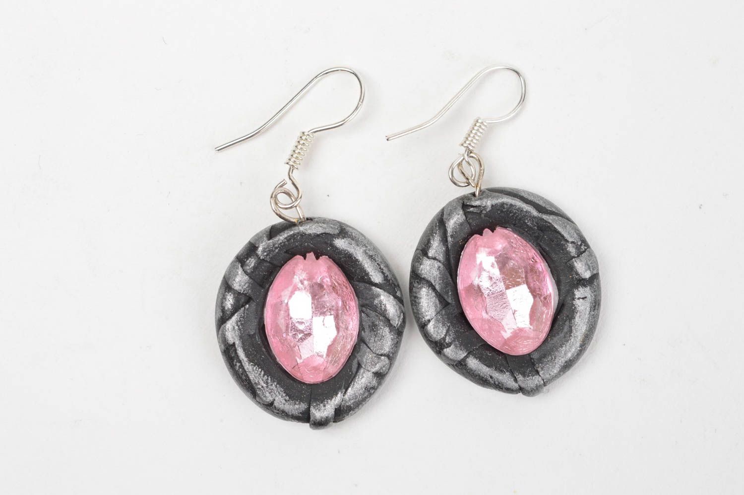Zarte rosa Ohrringe aus Glas und Polymerton handmade Schmuck für Frauen foto 2