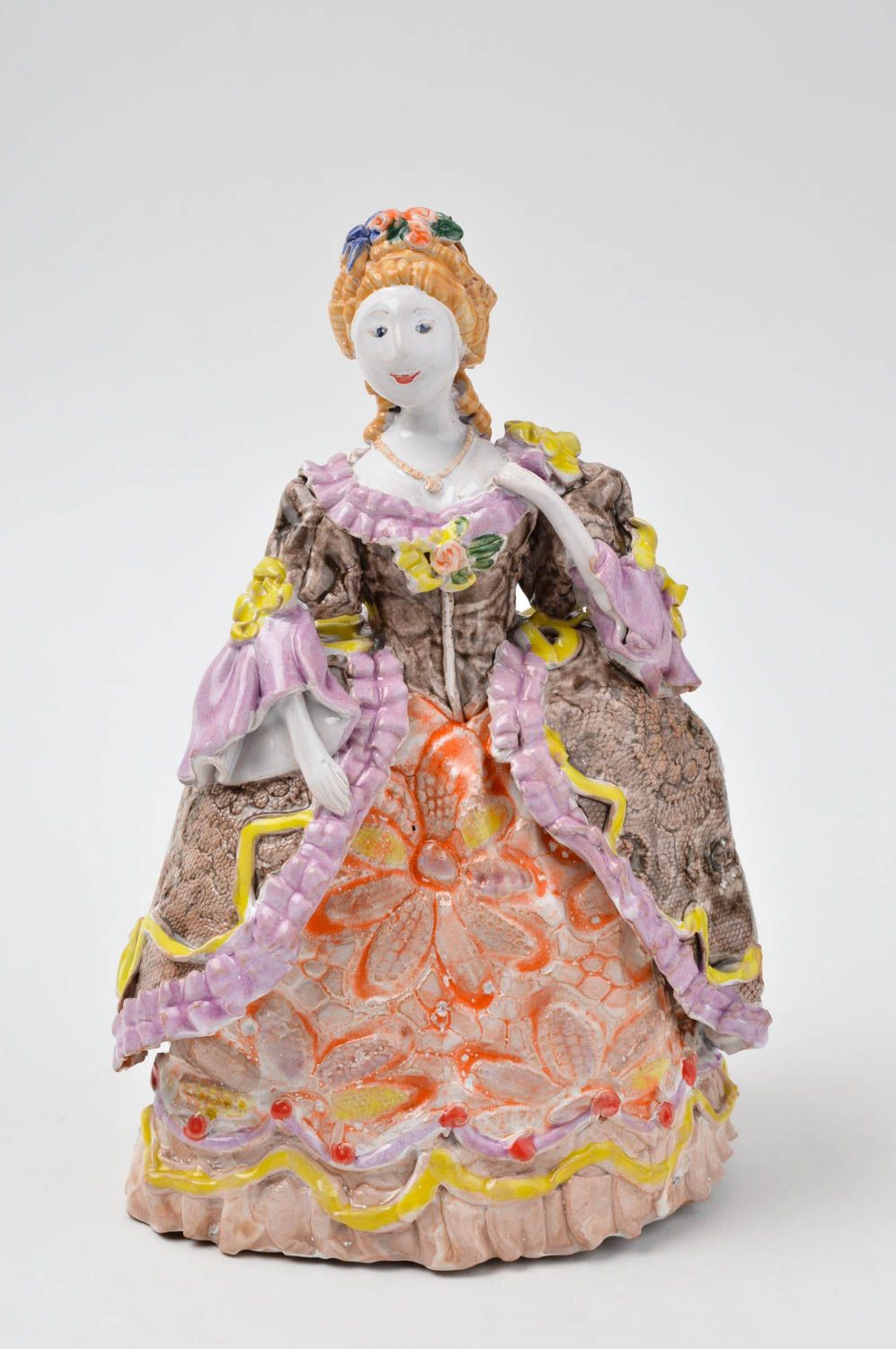 Figura hecha a mano con forma de señorita souvenir original elemento decorativo foto 3