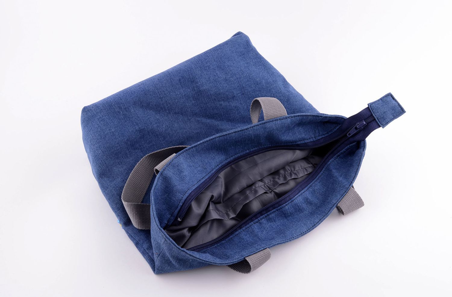 Сумка ручной работы синяя сумка вышитая лентами атласными удобная сумка на плечо фото 4
