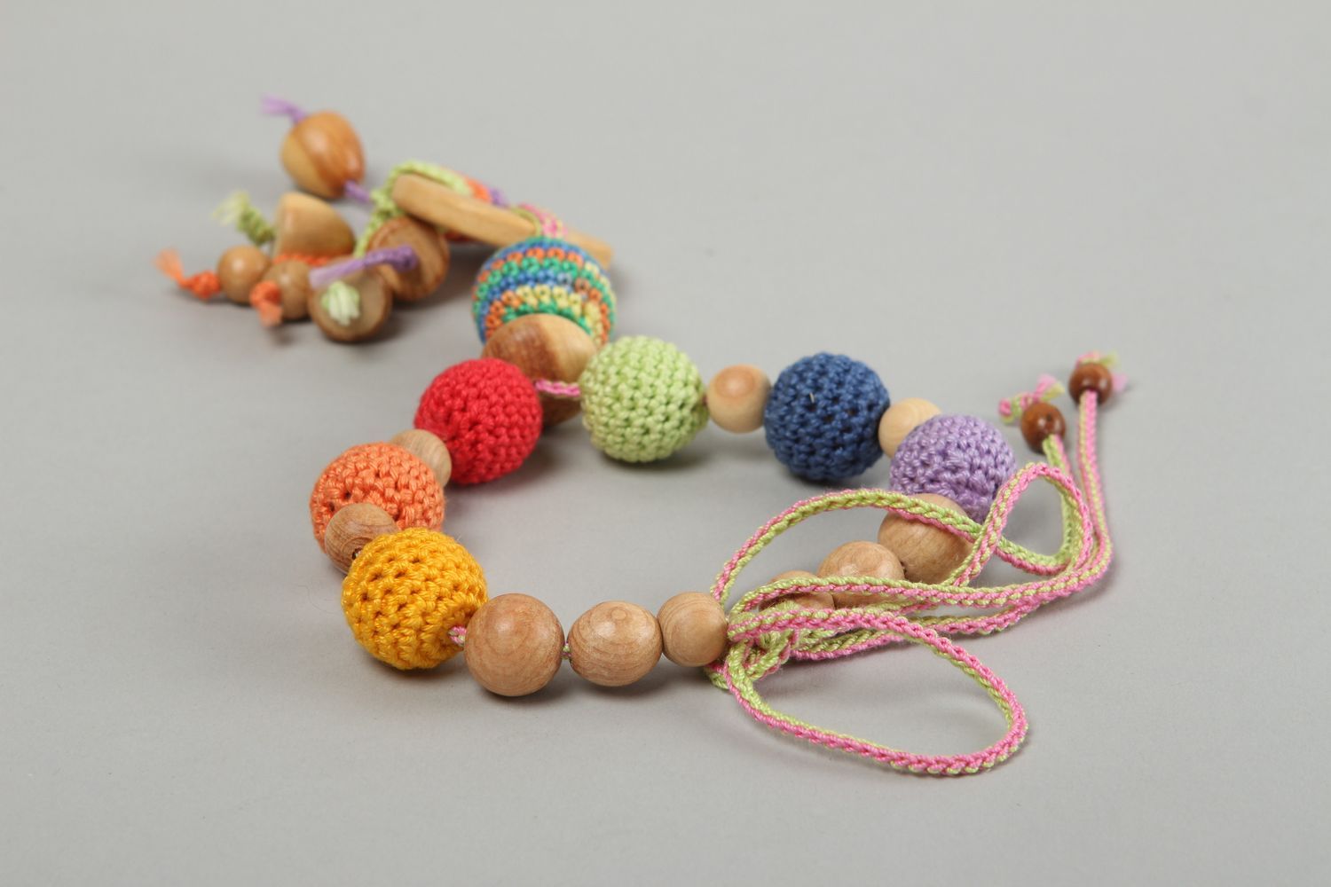 Handmade crochet babywearing necklace wooden ball necklace crochet ideas photo 4