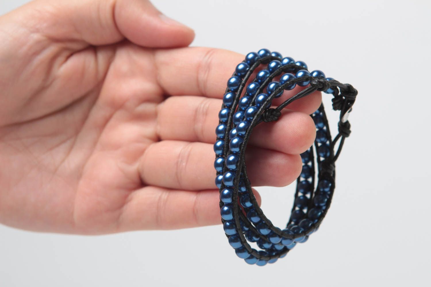 Bracelet tressé fait main Bijoux artisanaux noir et bleu Accessoire femme mode photo 6