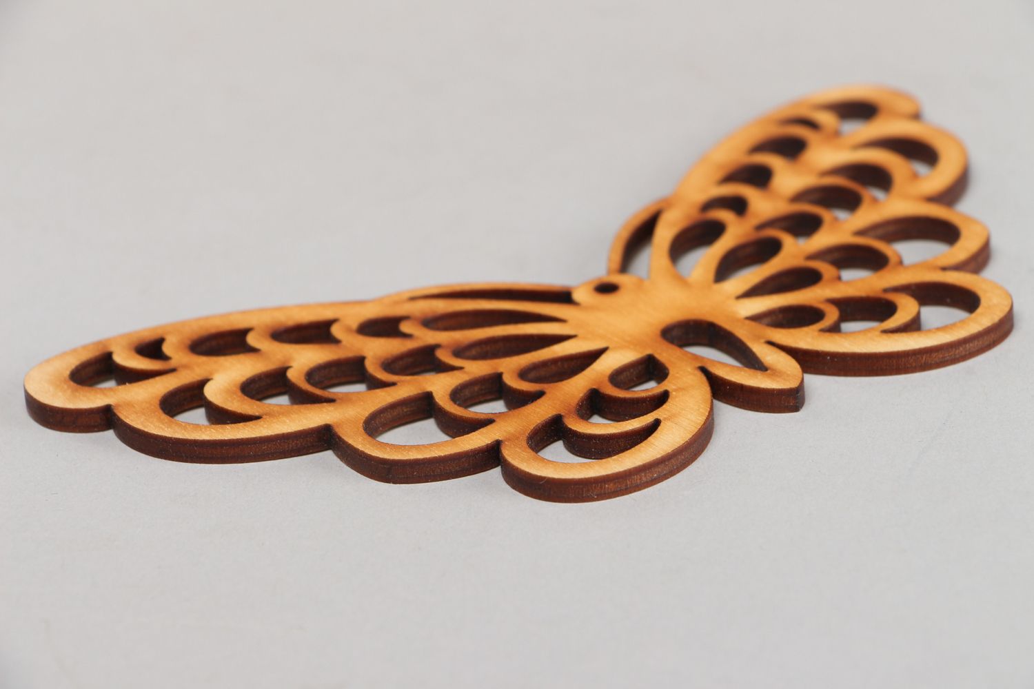 Vorbereitete Materialien handmade aus Furnier Schmetterling foto 2