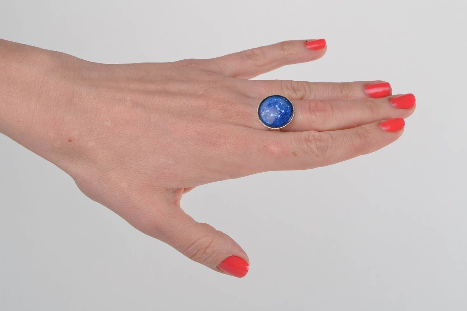 Runder handgemachter Glas Ring mit Waage Sternzeichen in Blau Frauen Schmuck  foto 1