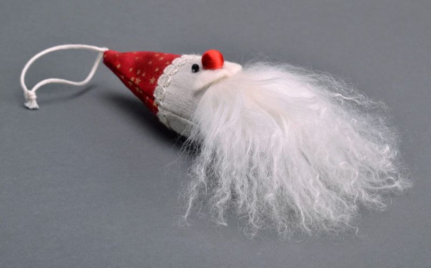 Елочная игрушка из меха и синтепуха Дед Мороз фото 4