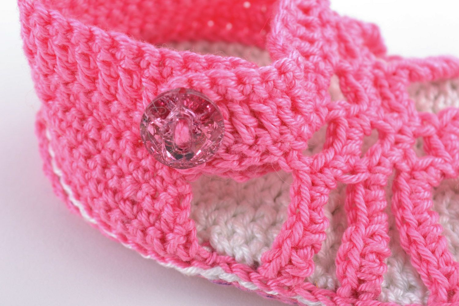 Beautiful handmade pink lacy knitted baby booties sandals for girl photo 3