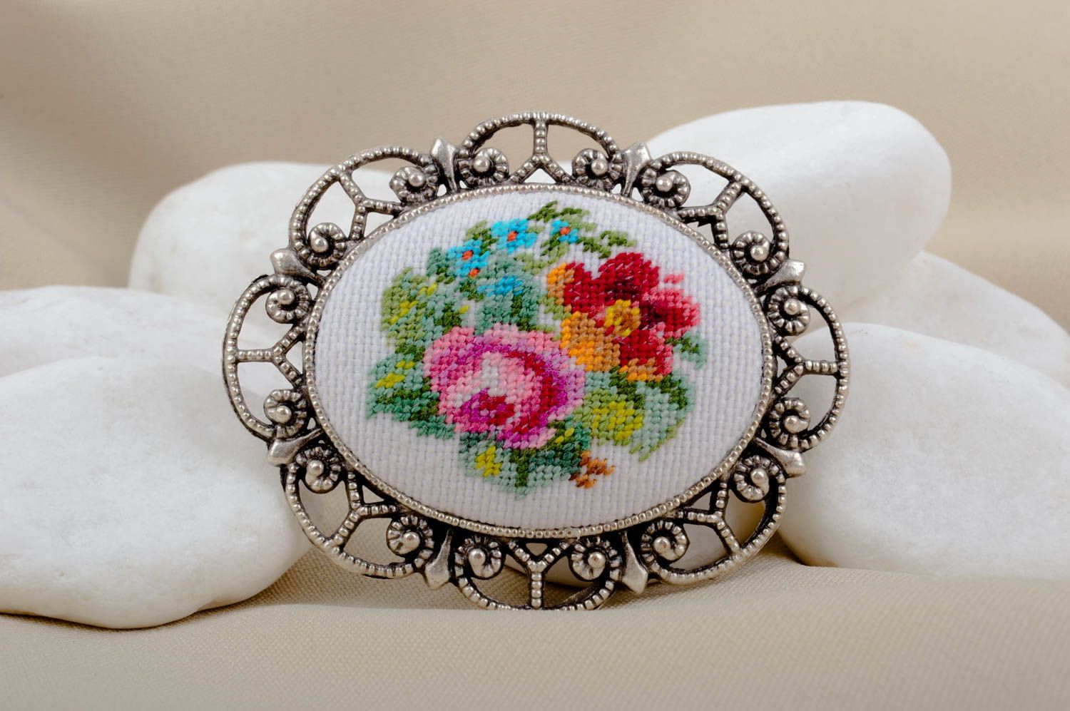 Handmade brooch in vintage style designer brooch gift stylish embroidered brooch photo 1