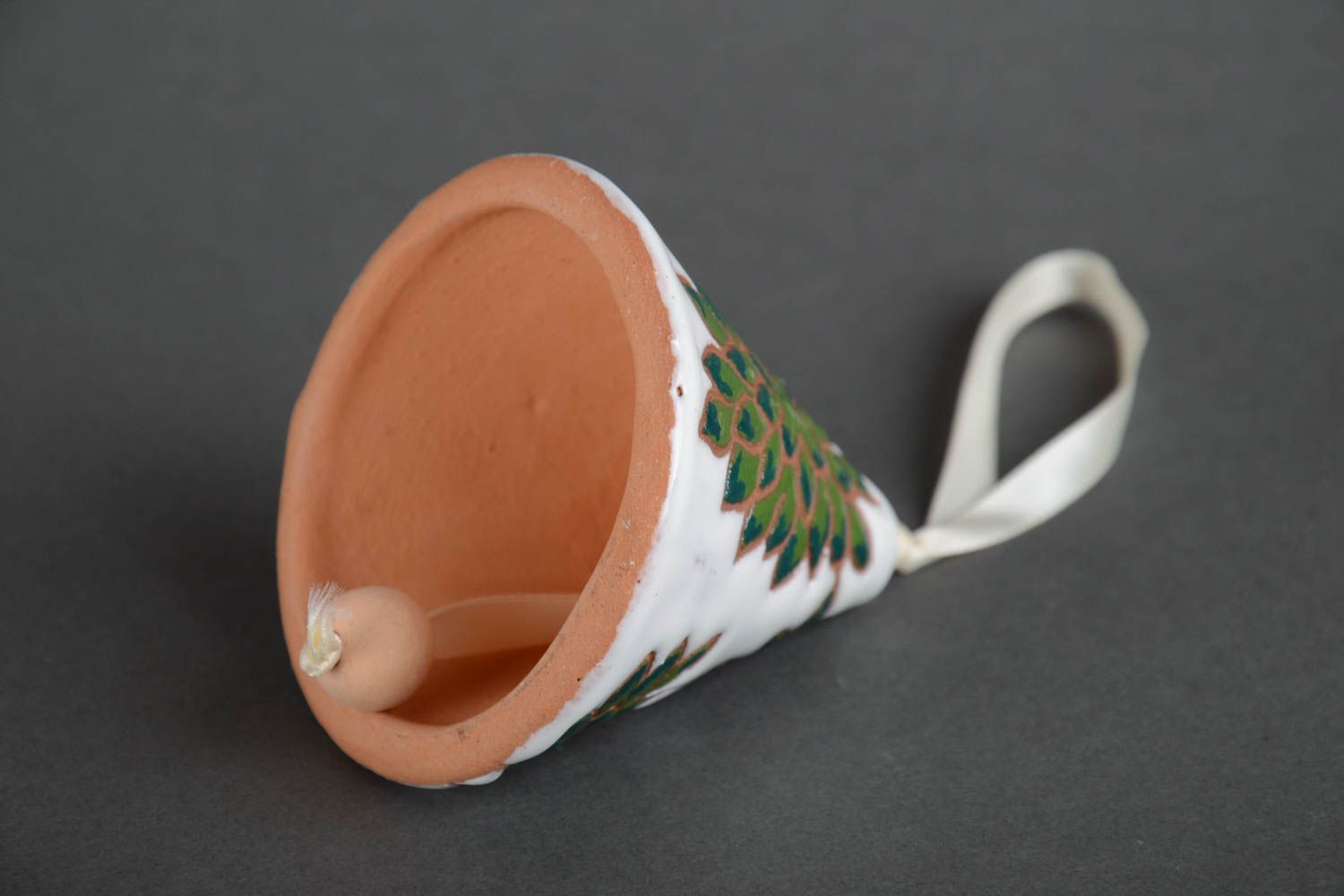 Campana de cerámica hecha a mano hermosa para decoración del hogar foto 3
