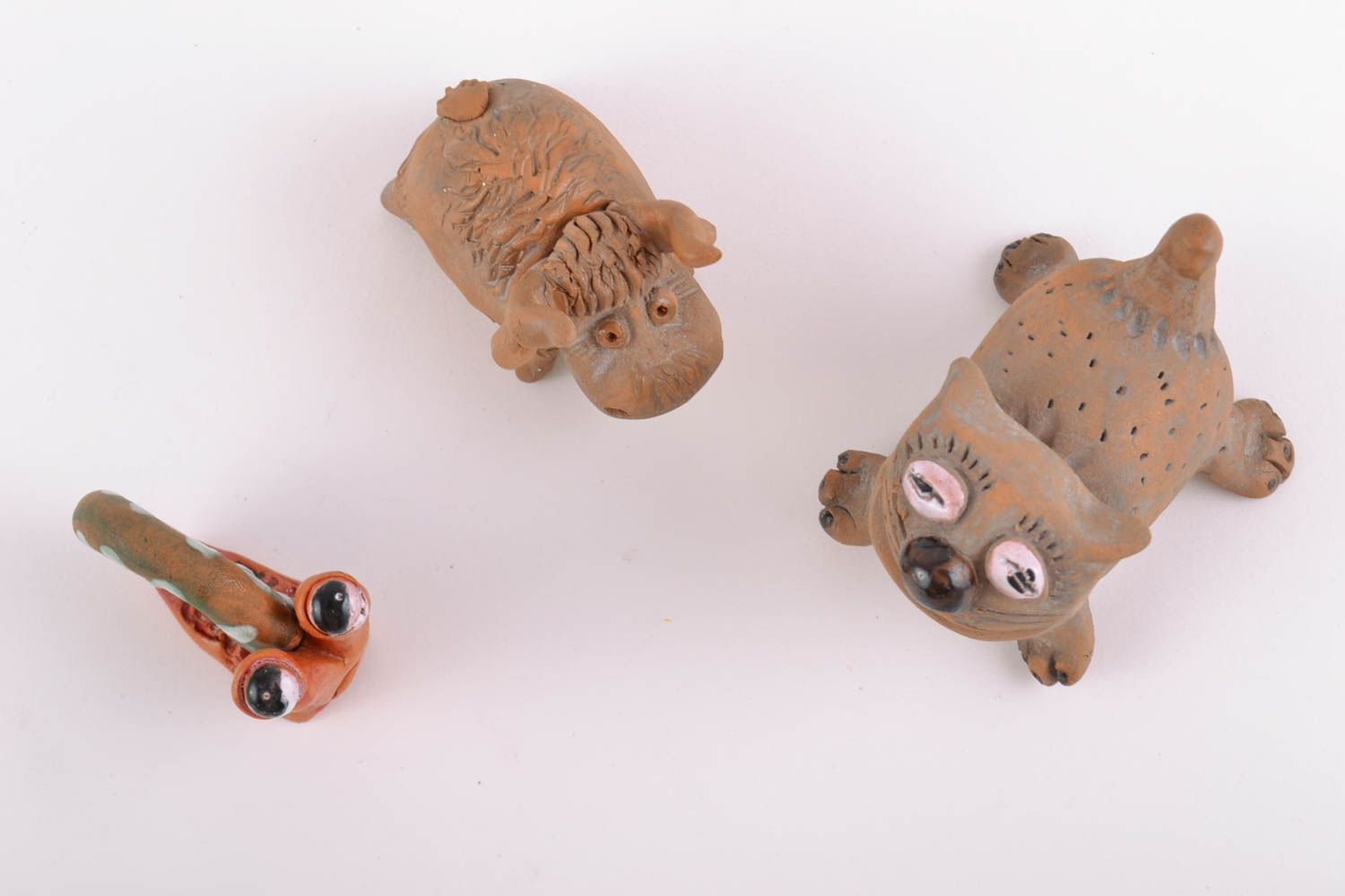 Handgemachtes Figuren Set aus Ton Katze Stier und Schnecke mit Acrylfarben bemalt foto 2