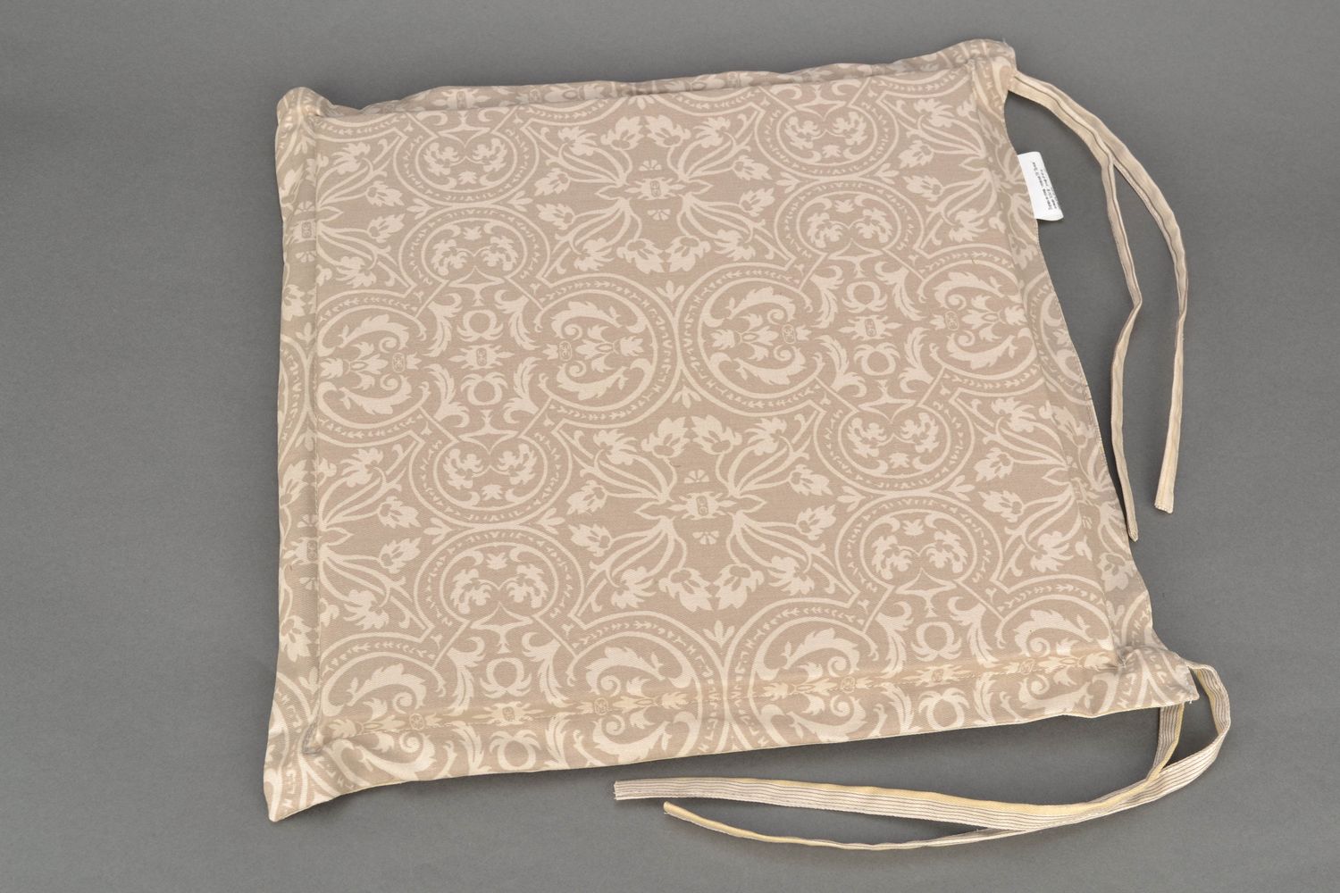 Плоская подушка на стул текстильная фото 3