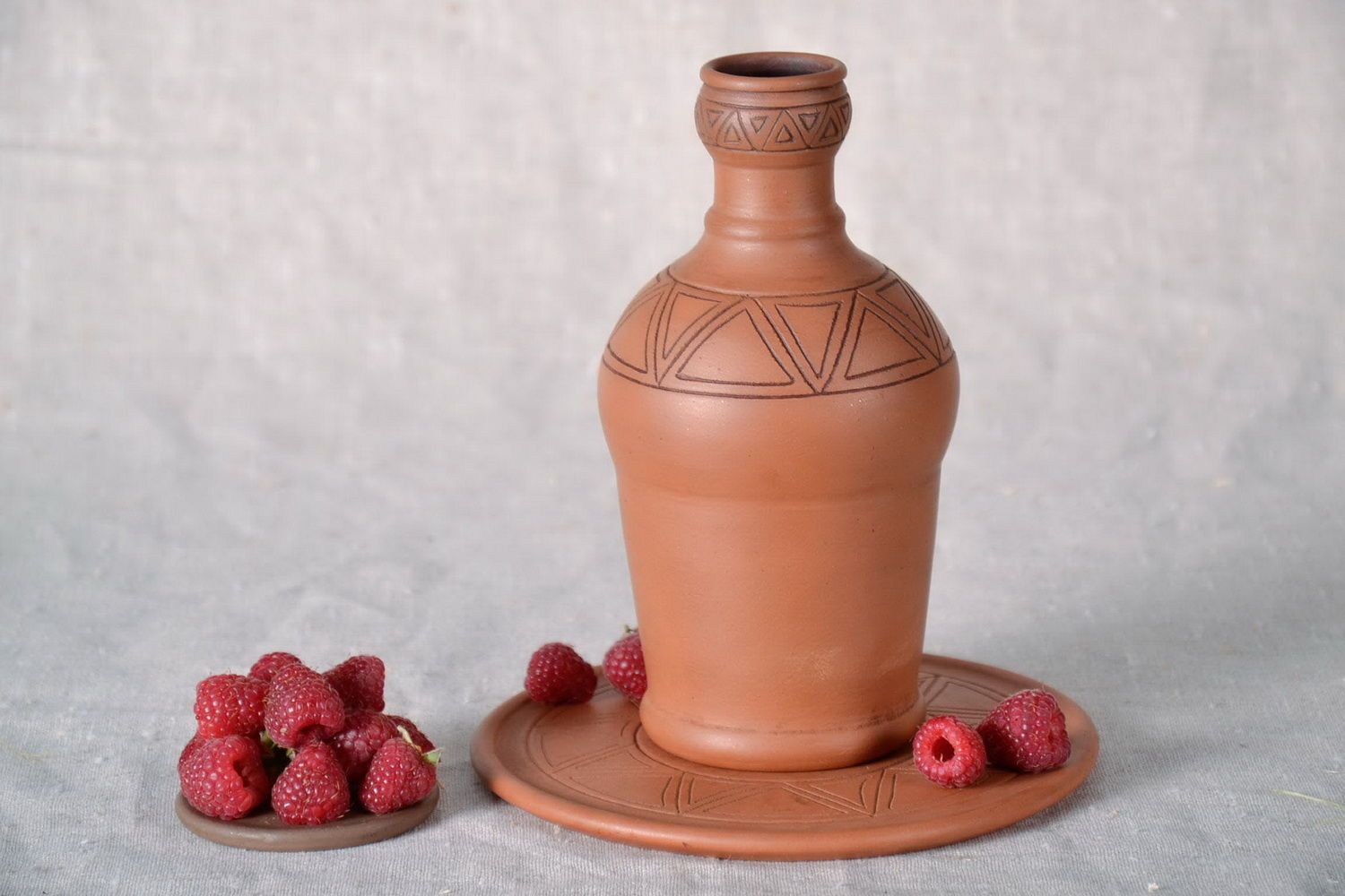Ceramic bottle with stand photo 1