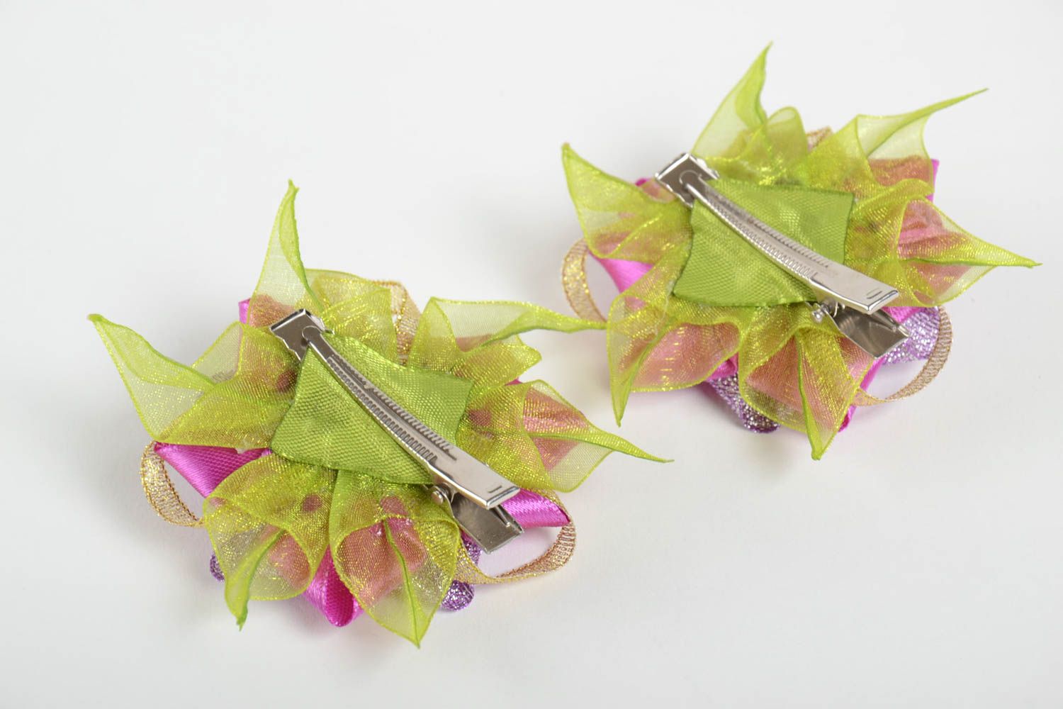 Hair clips in shape of flowers handmade designer accessories stylish hair clips photo 3