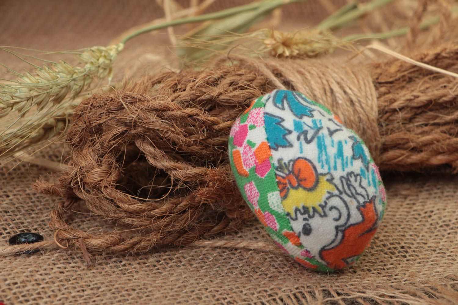 Juguete de peluche artesanal huevo de Pascua bonito original foto 1