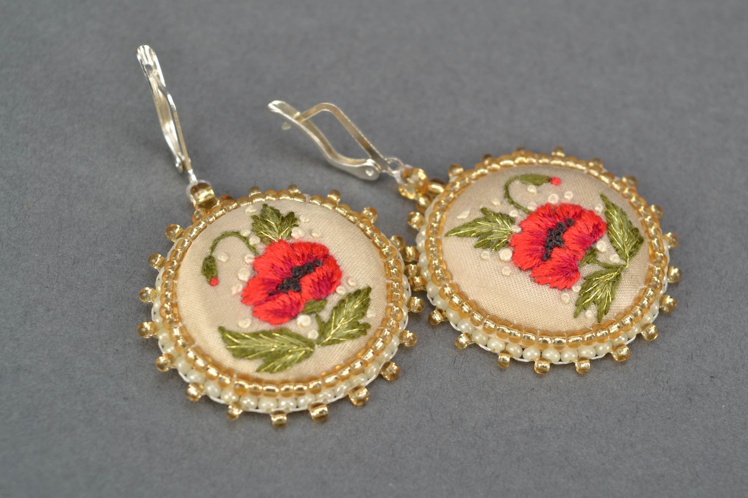 Round satin stitch embroidered earrings Red Poppies photo 4