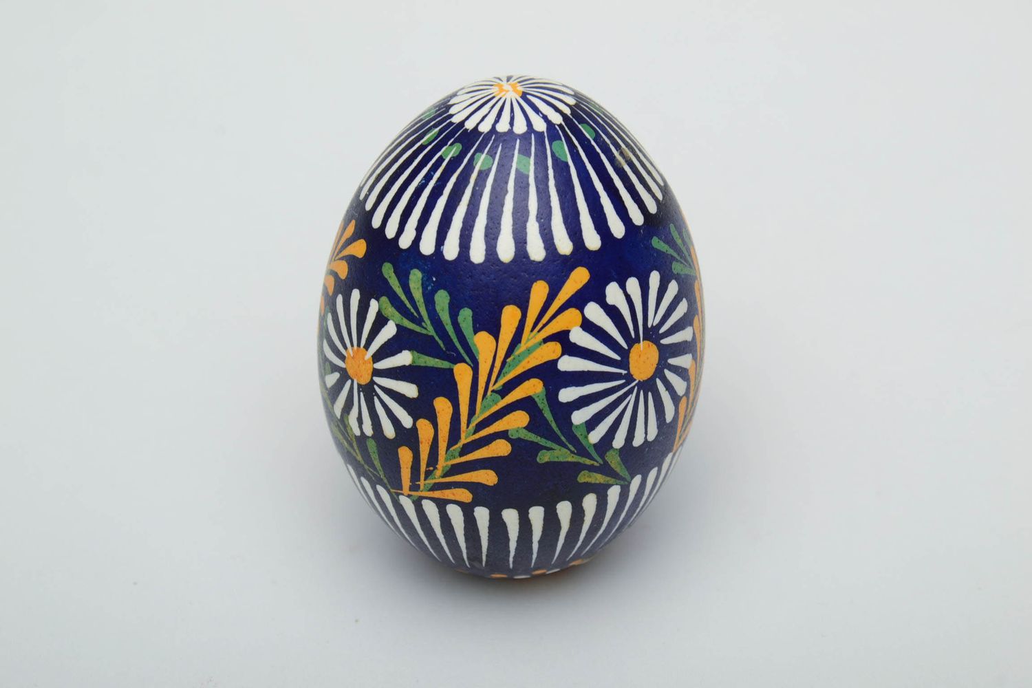 Easter egg made using lemkov painting photo 2