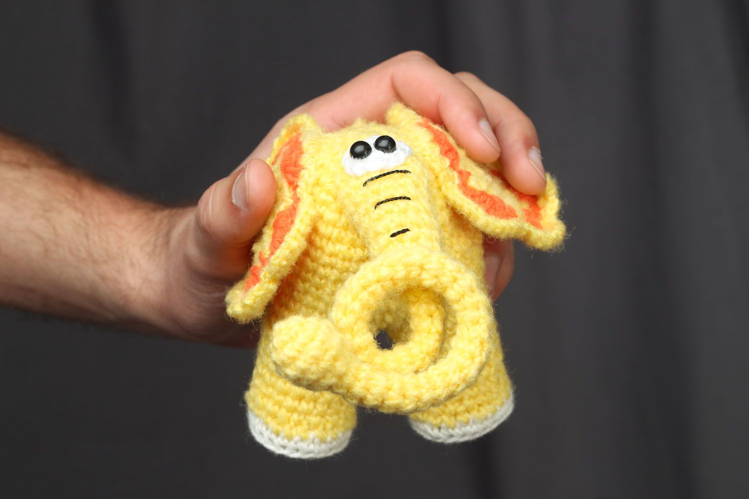 Brinquedo macio de malha feito à mão Elefante amarelo foto 4