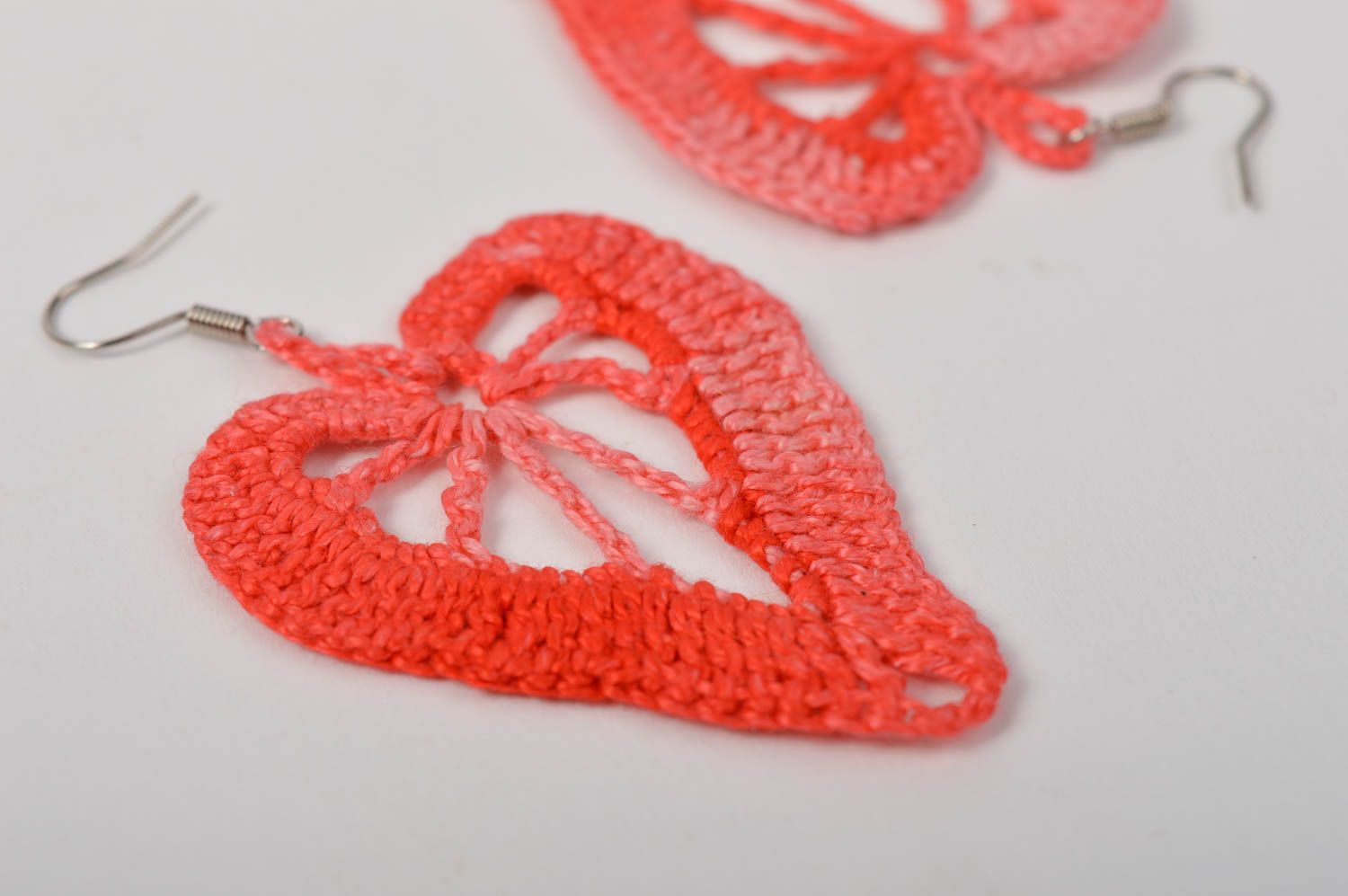 Pendientes a crochet rojos hechos a mano bisutería tejida  accesorio para mujer  foto 5