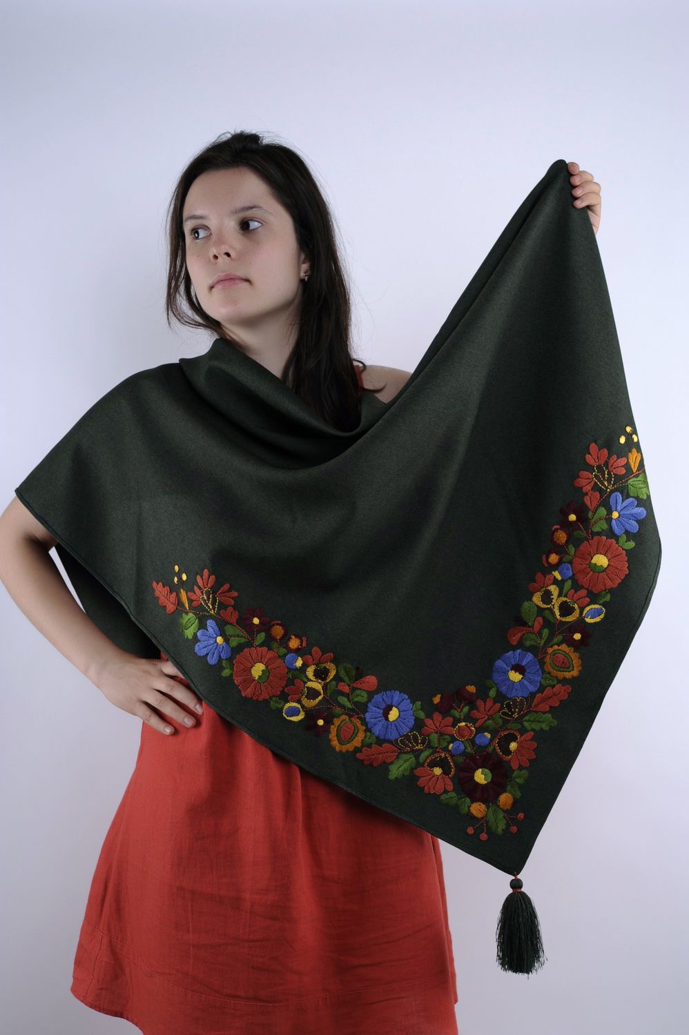 Wool shawl with hand embroidery photo 1