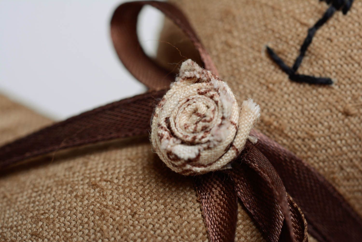 Jouet doux Ourson brun en lin petit avec noeud original joli fait à la main  photo 4