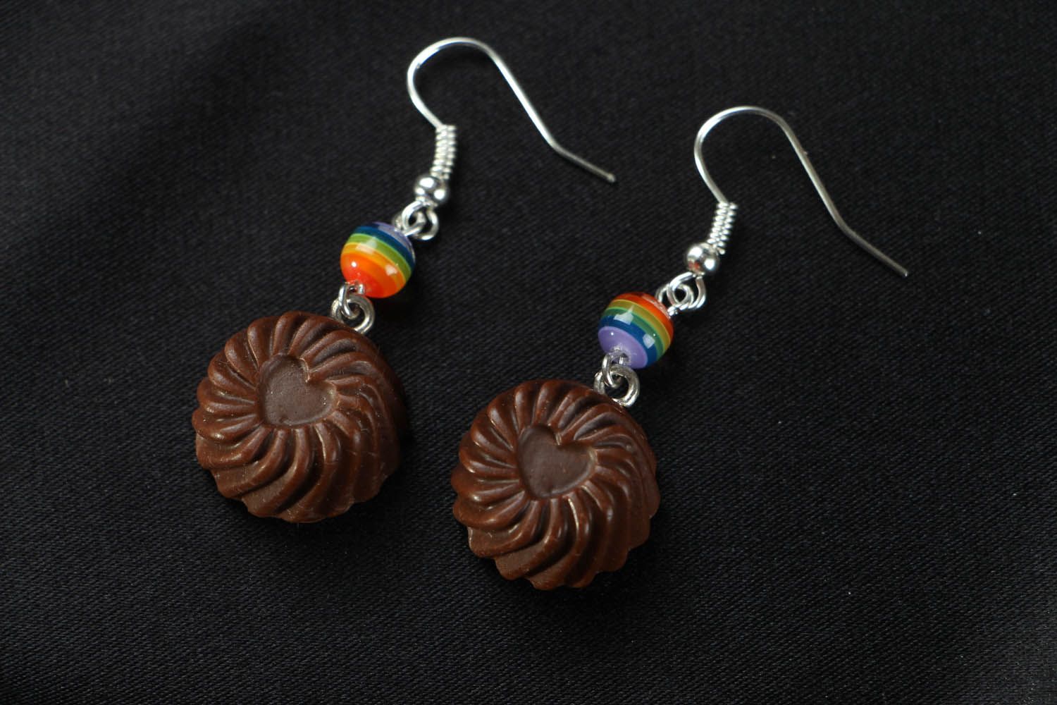 Boucles d'oreilles en argile faites main Bonbons au chocolat photo 1