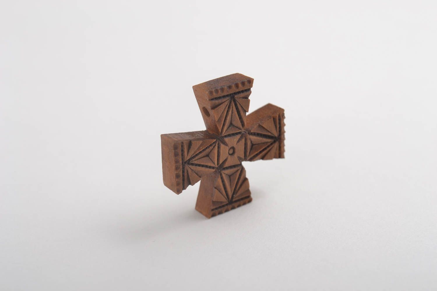 Croix pectorale faite main Pendentif en bois petit design Objet religieux photo 2