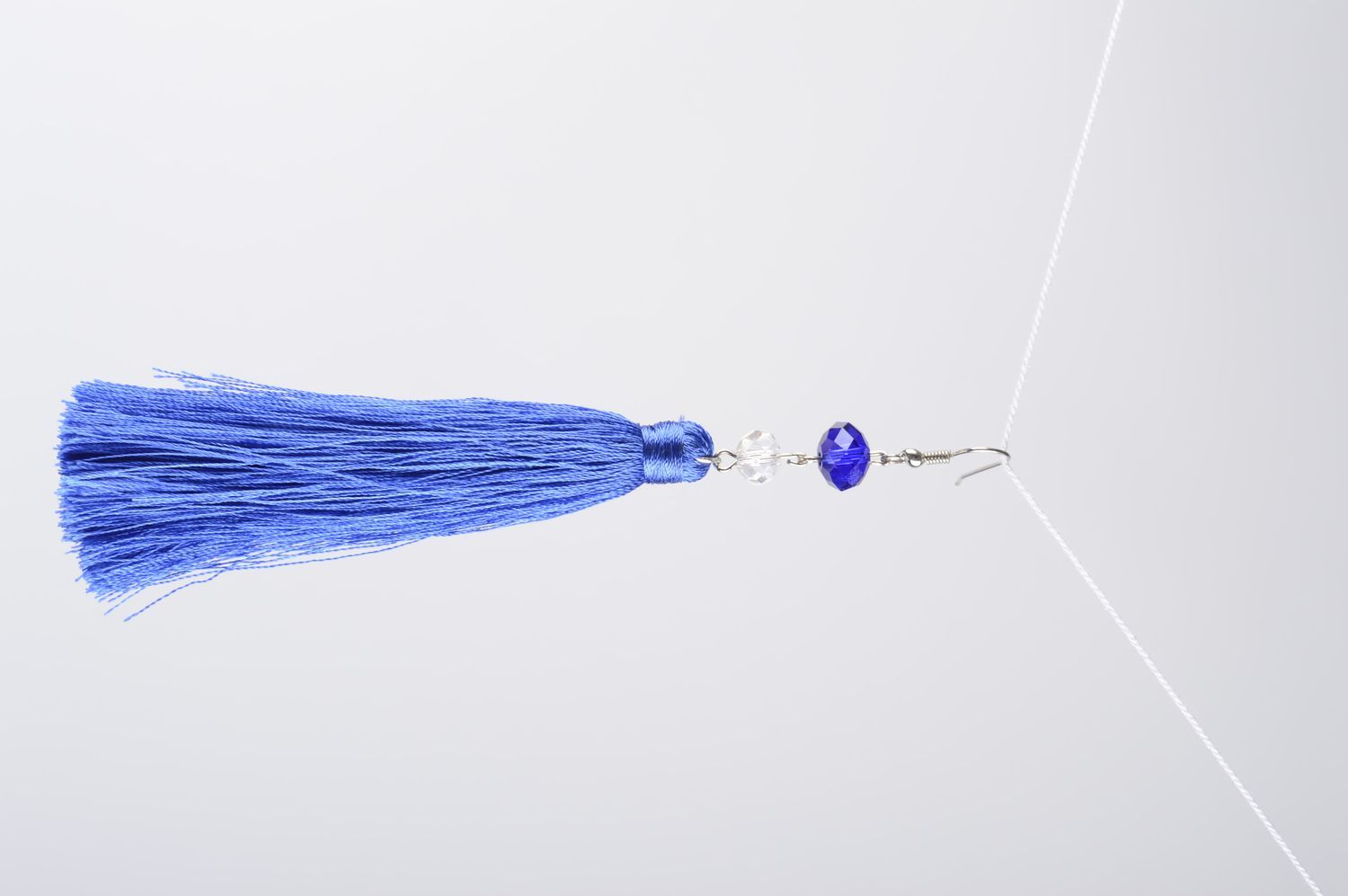 Серьги ручной работы серьги с бахромой темные синие серьги из ниток шелковых фото 1