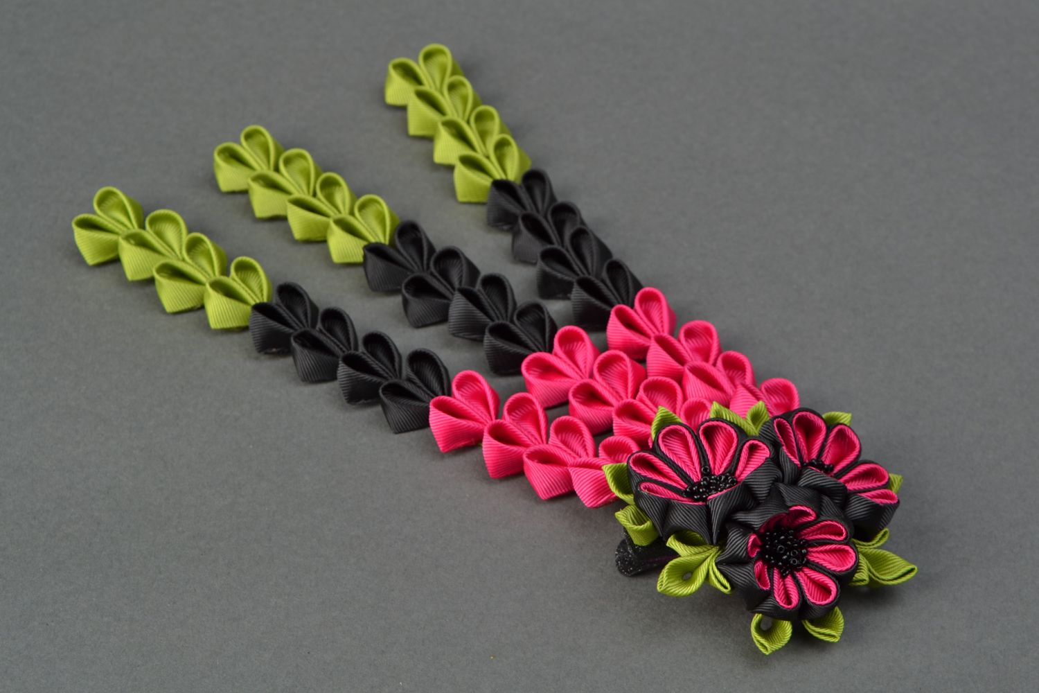 Unusual ribbon hair clip with beads photo 2