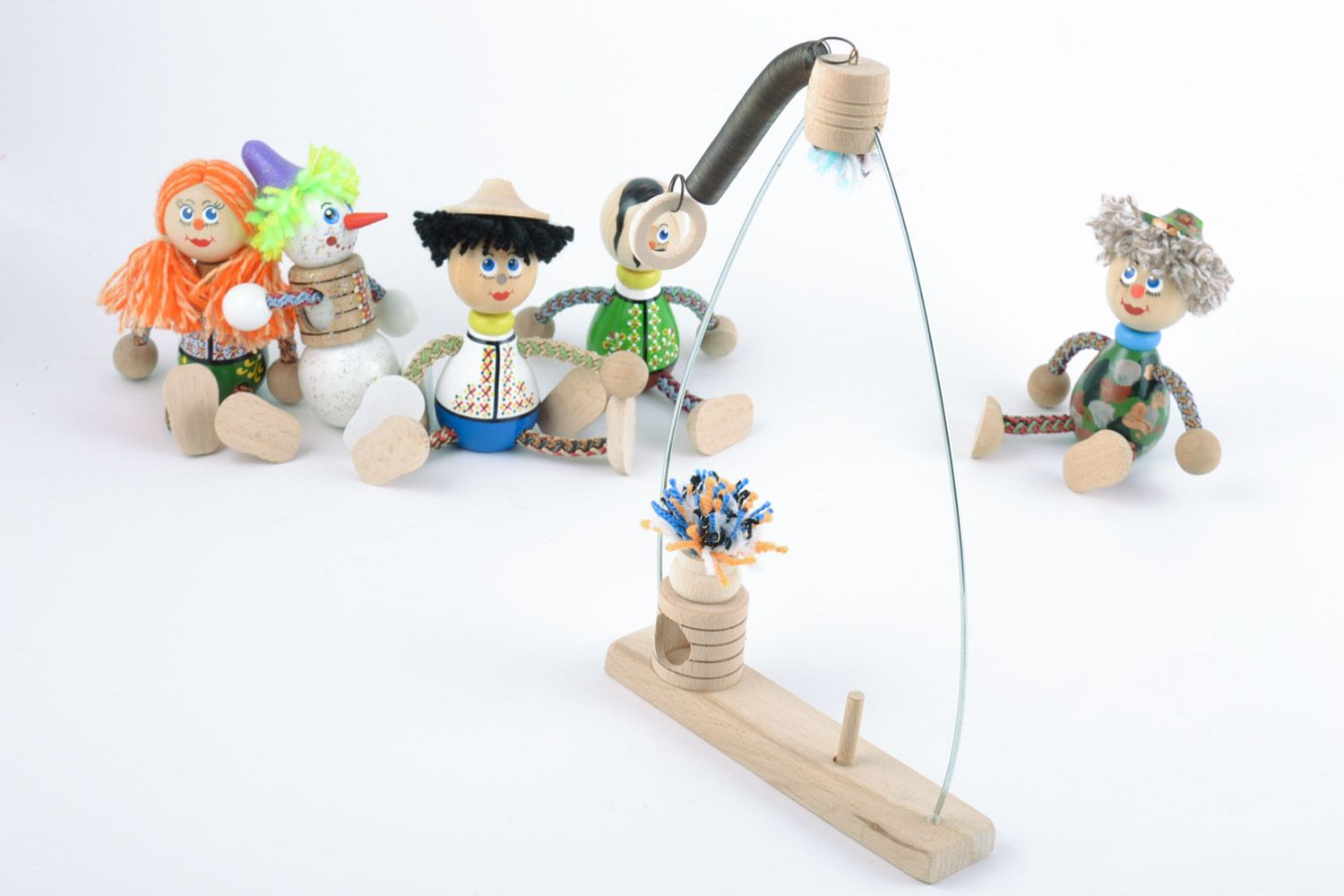 Baby Lernspielzeug aus Holz handmade umweltfreundlich Bank für Feinmotorik foto 1