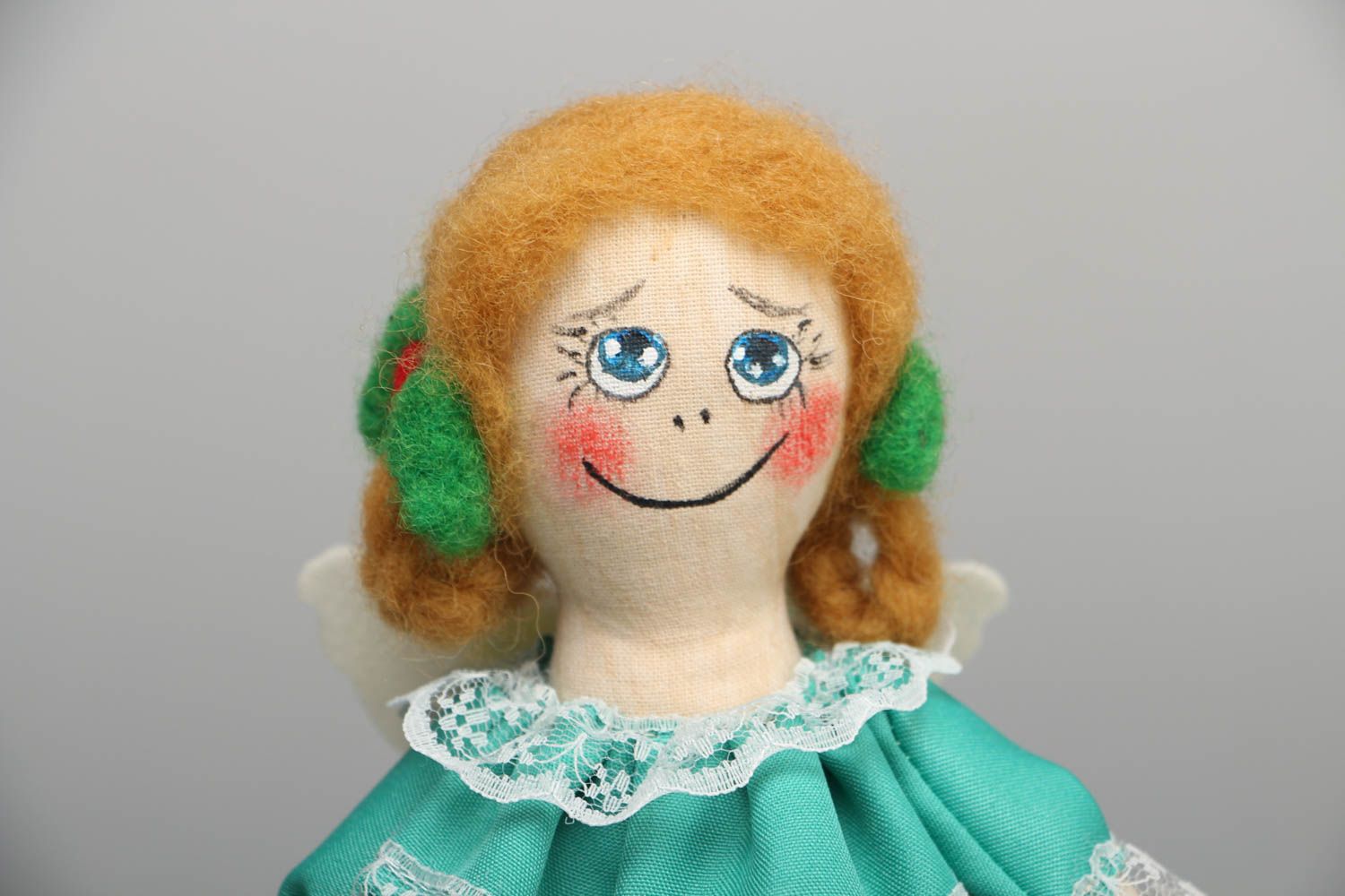 Дизайнерская кукла из ткани Девочка-ангел фото 2