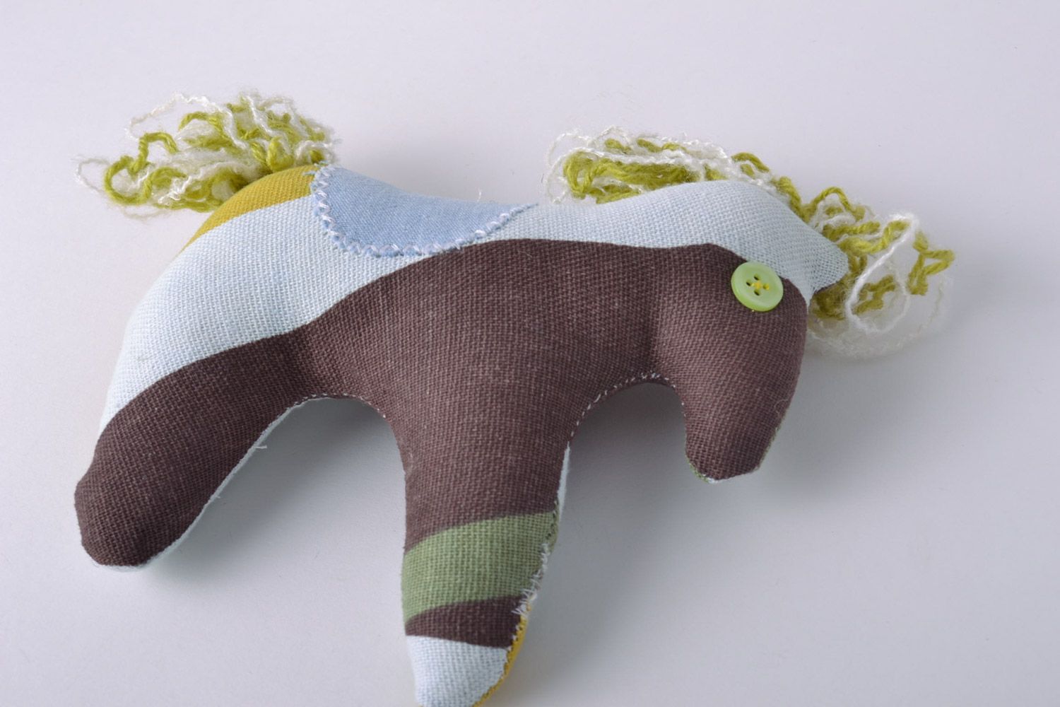 Jouet mou fait main en textile de créateur Cheval blanc marron jaune cadeau photo 5