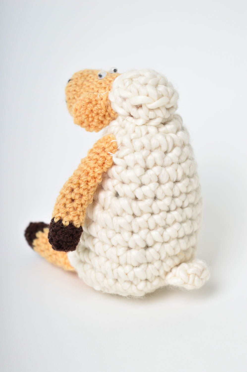 Peluche mouton blanc fait main Jouet tricoté crochet laine Cadeau enfant photo 4