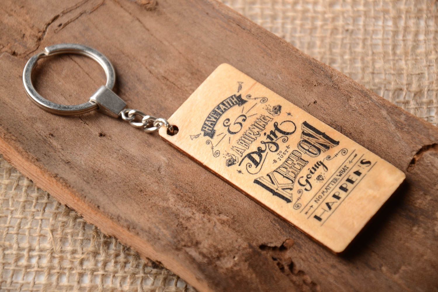 Llavero de madera hecho a mano inusual accesorio para llaves regalo original foto 1