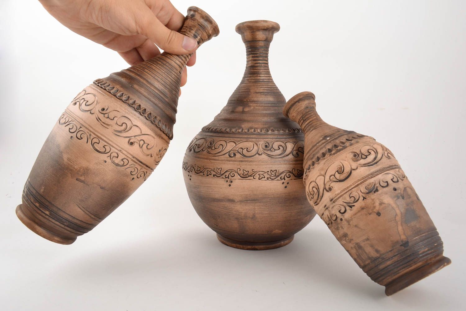 Jarros de cerámica hechos a mano conjunto de tres artículos  foto 5