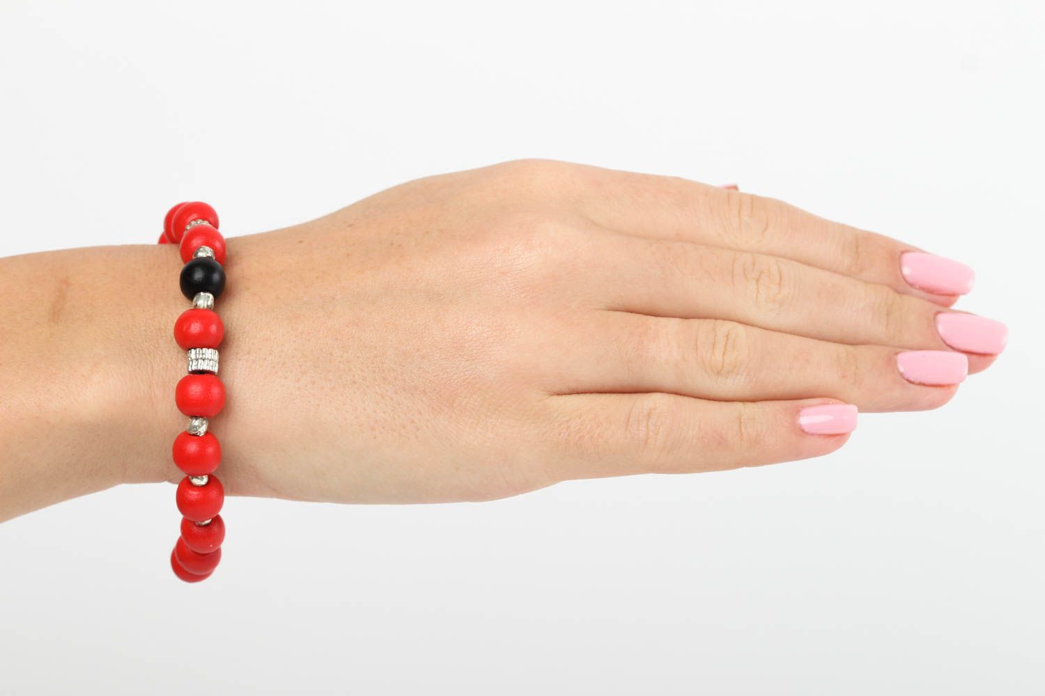 Bracelet rouge Bijou fait main en perles de bois original Cadeau femme photo 1