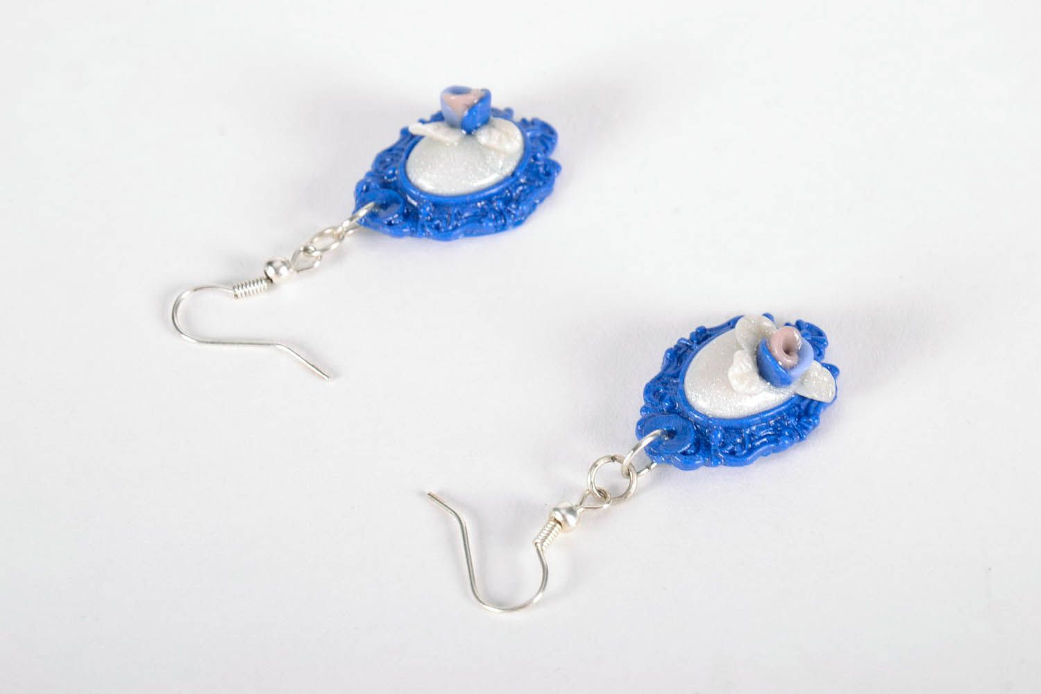 Boucles d'oreilles faites main d'argile polymère couleur bleu photo 2