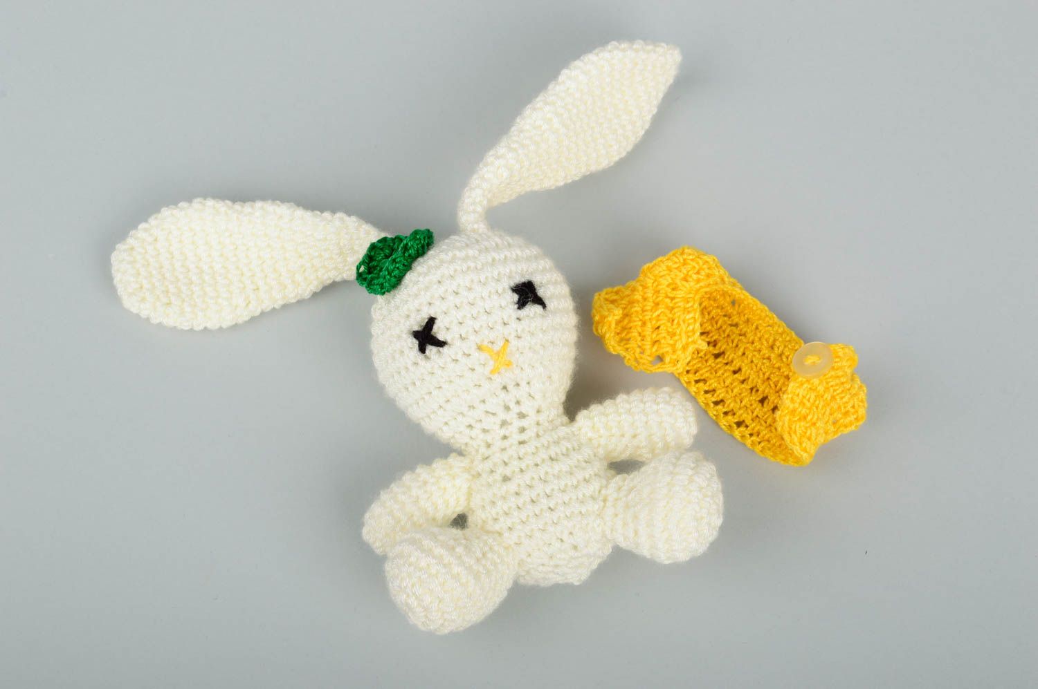 Doudou lapin blanc fait main Jouet tricot en fils acryliques Cadeau enfant photo 3