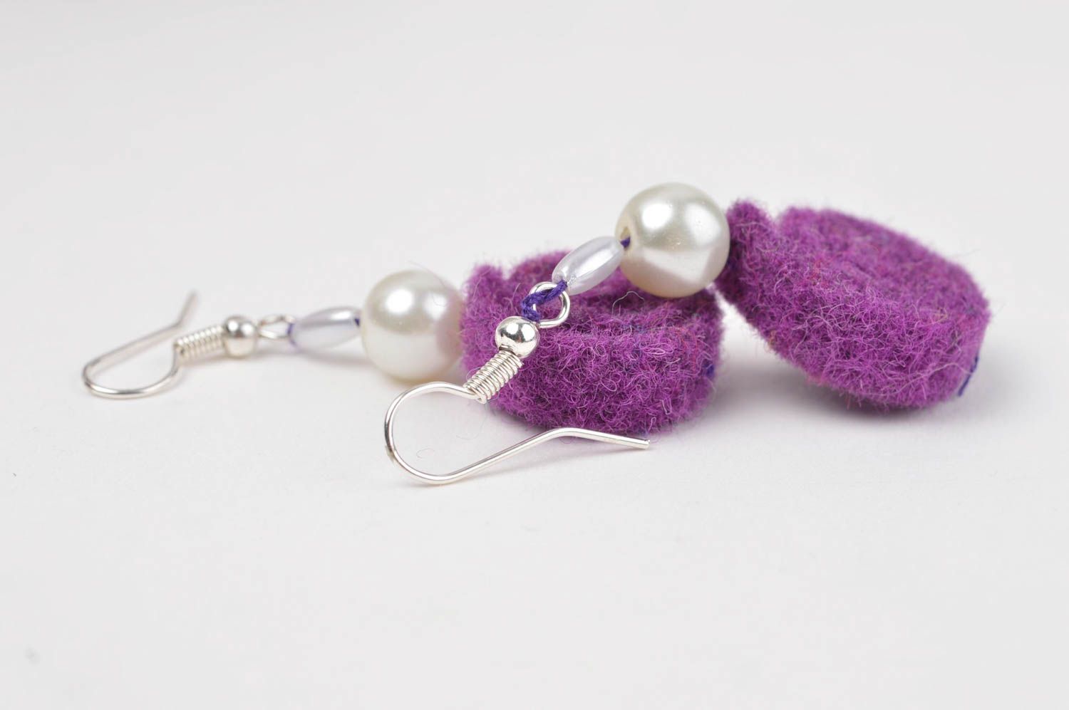 Handmade Spiralen Ohrringe gefilzter Schmuck Accessoire für Frauen violett foto 2
