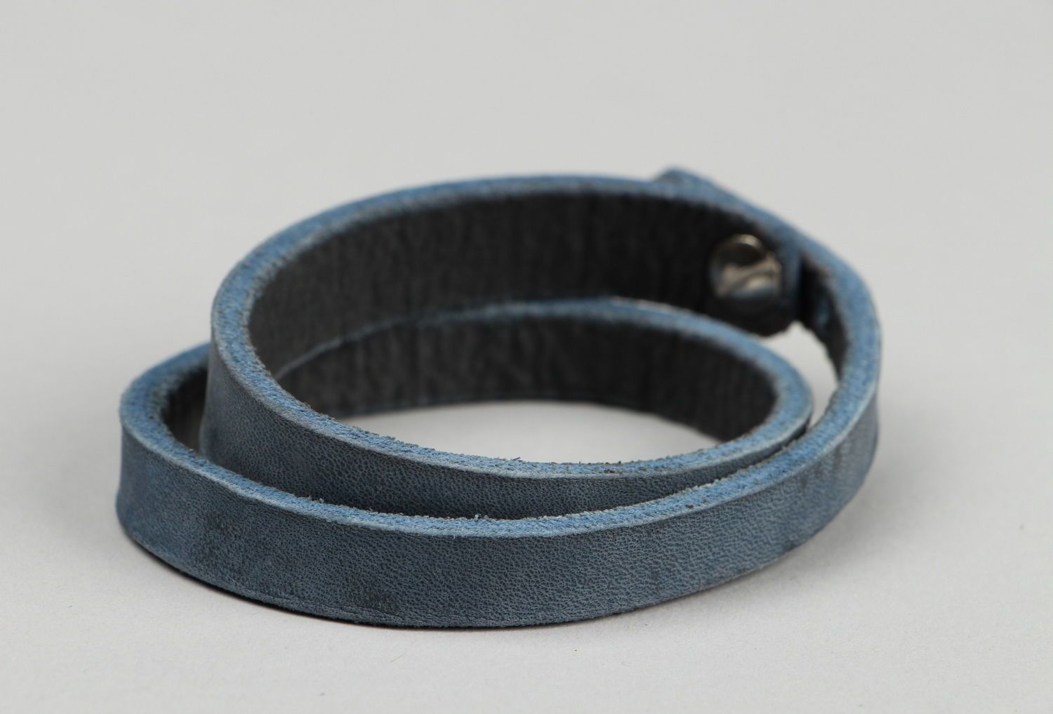 Blue leather bracelet photo 2