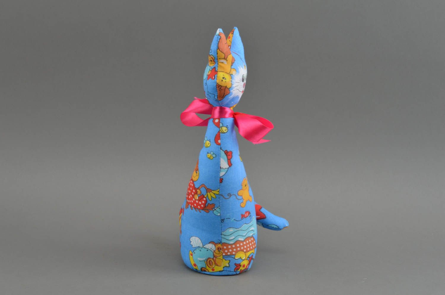 Мягкий котик из ситца авторская игрушка ручной работы для детей голубой фото 2
