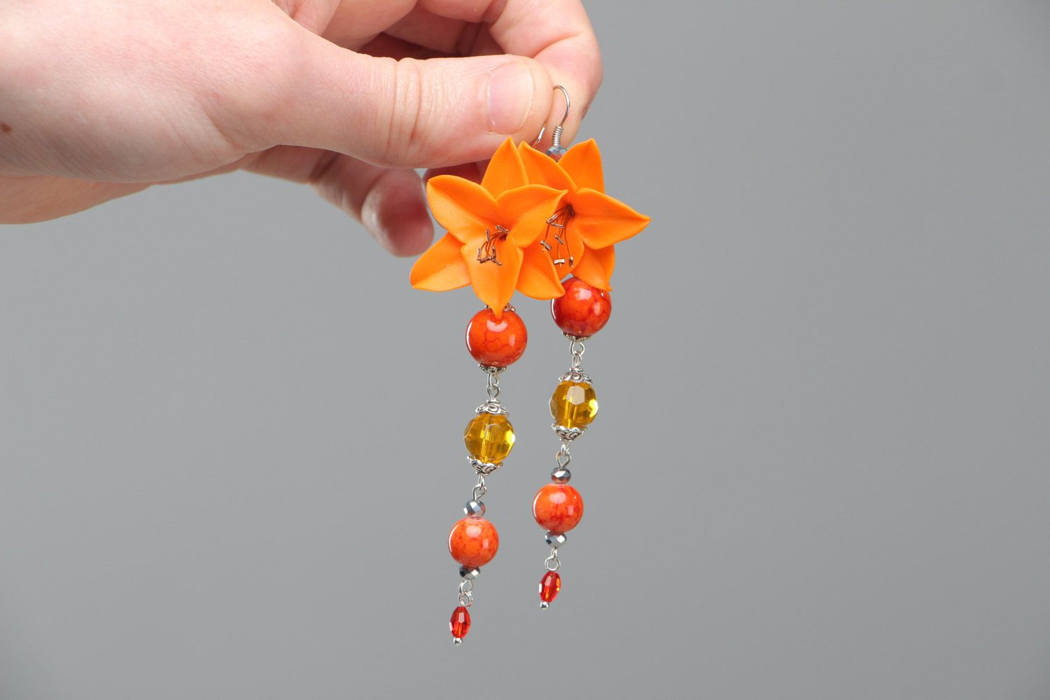 Orange handmade schöne Blumen Ohrringe aus Polymerton festlich lang Geschenk foto 5