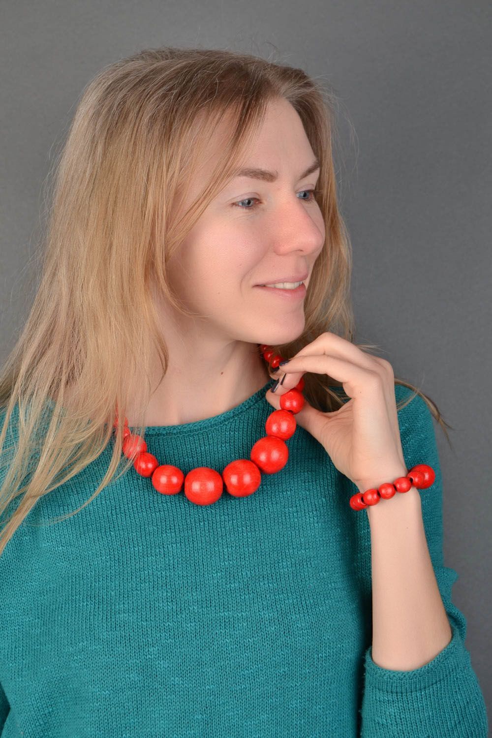 Ensemble de bijoux en bois faits main Collier et bracelet rouges cadeau femme  photo 2