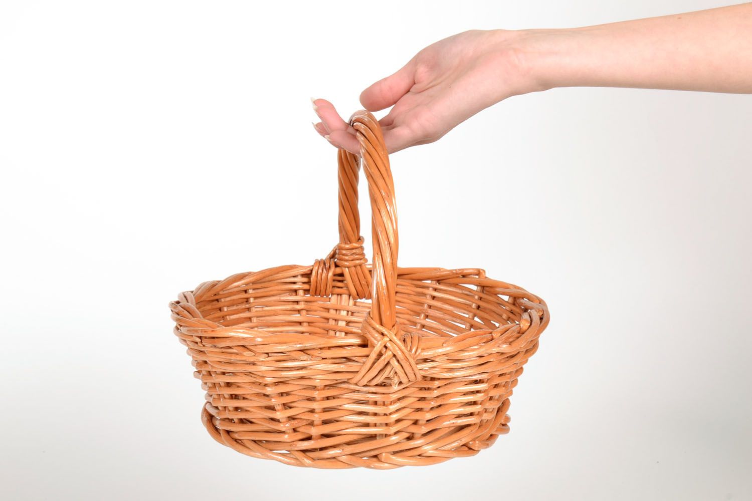 Willow basket with a handle photo 5