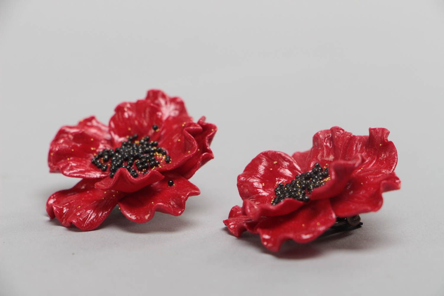 Stud earclips made of polymer clay large handmade poppies stylish jewelry photo 3