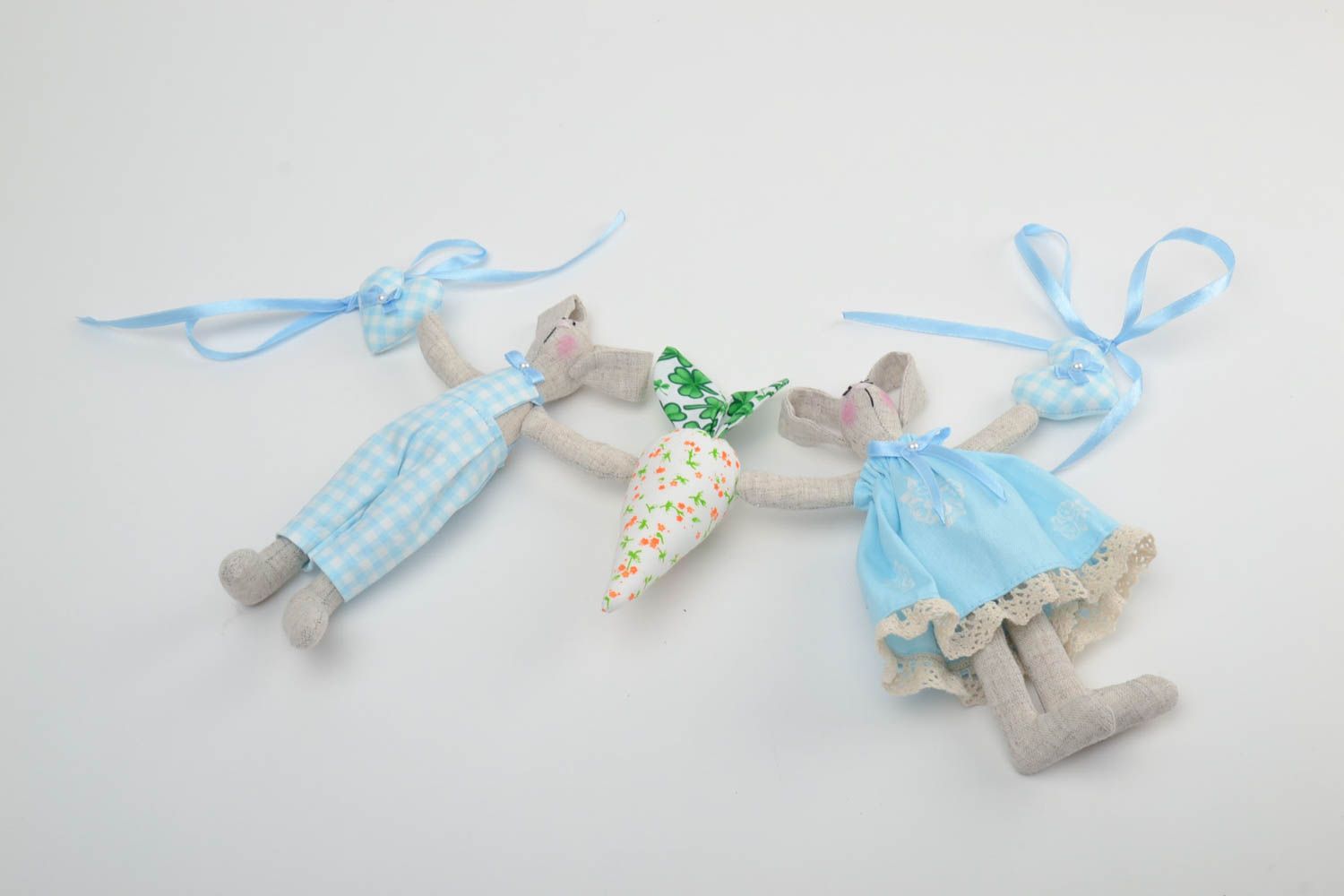 Künstlerische handgefertigte Girlande aus Stoff Spielzeugen für Kinderzimmer foto 2