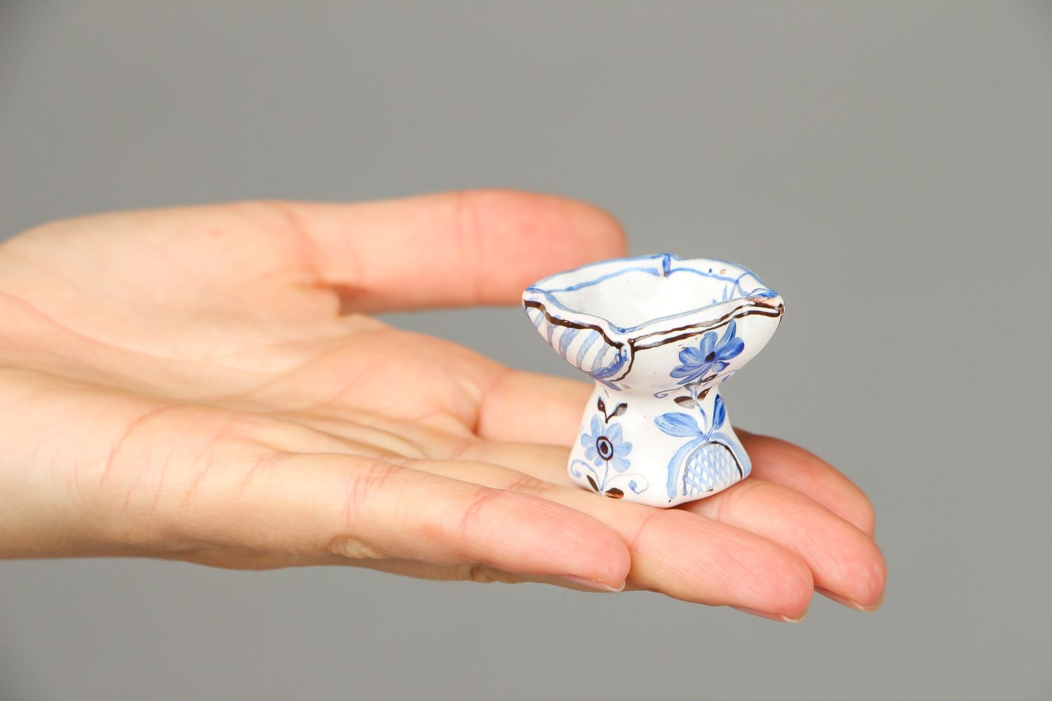 Petit vase en céramique décoratif bleu blanc photo 4