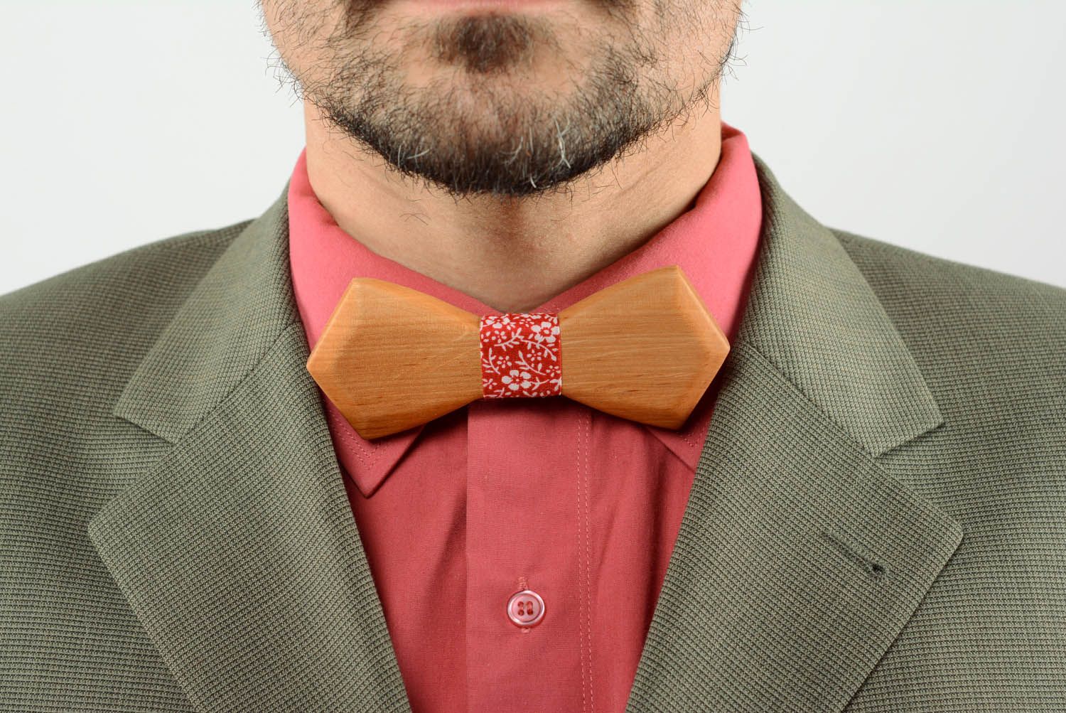 Wooden bow tie Red with Flowers photo 1