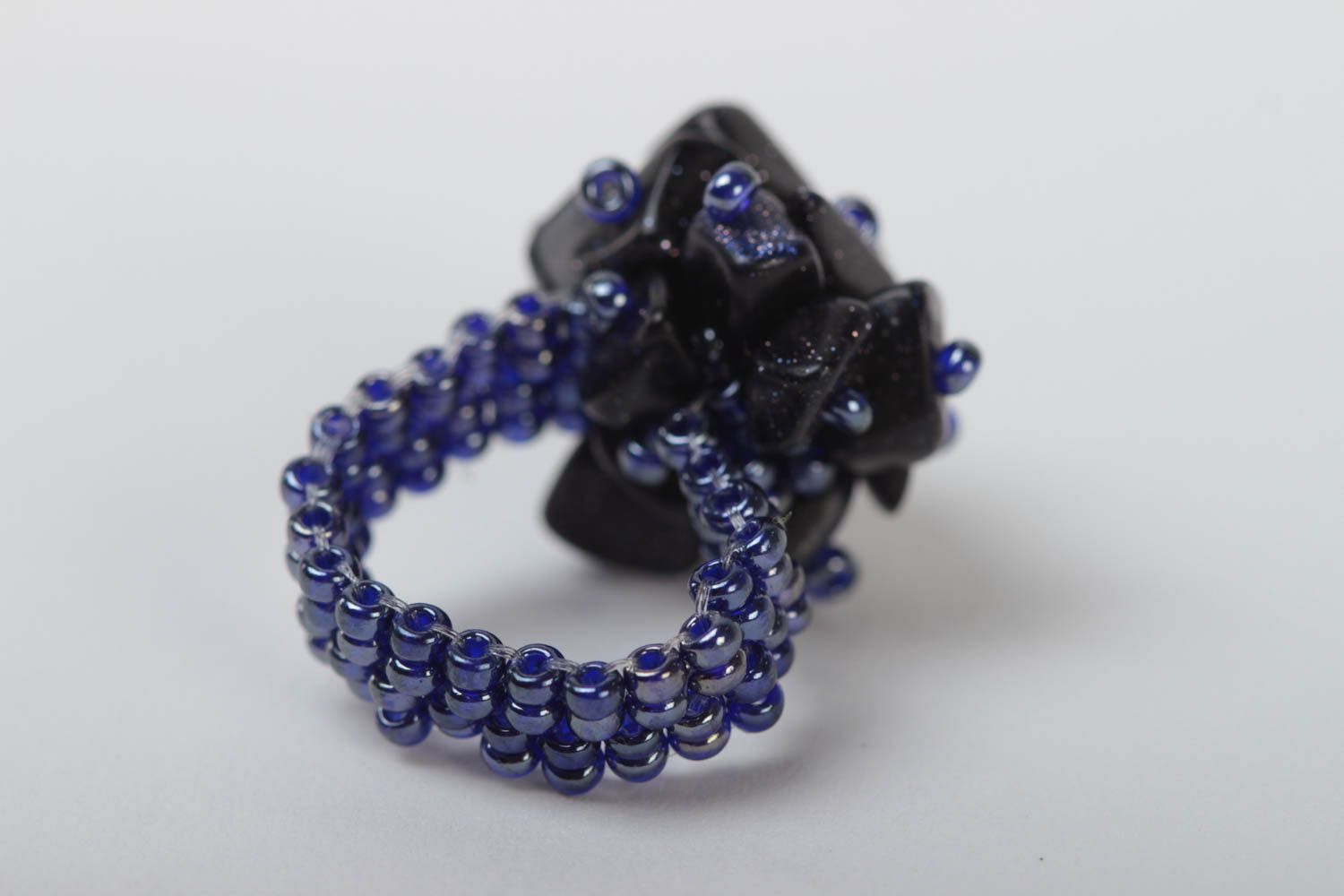 Künstlerischer Ring aus Glasperlen in Lila handmade für Kinder und Erwachsene foto 3
