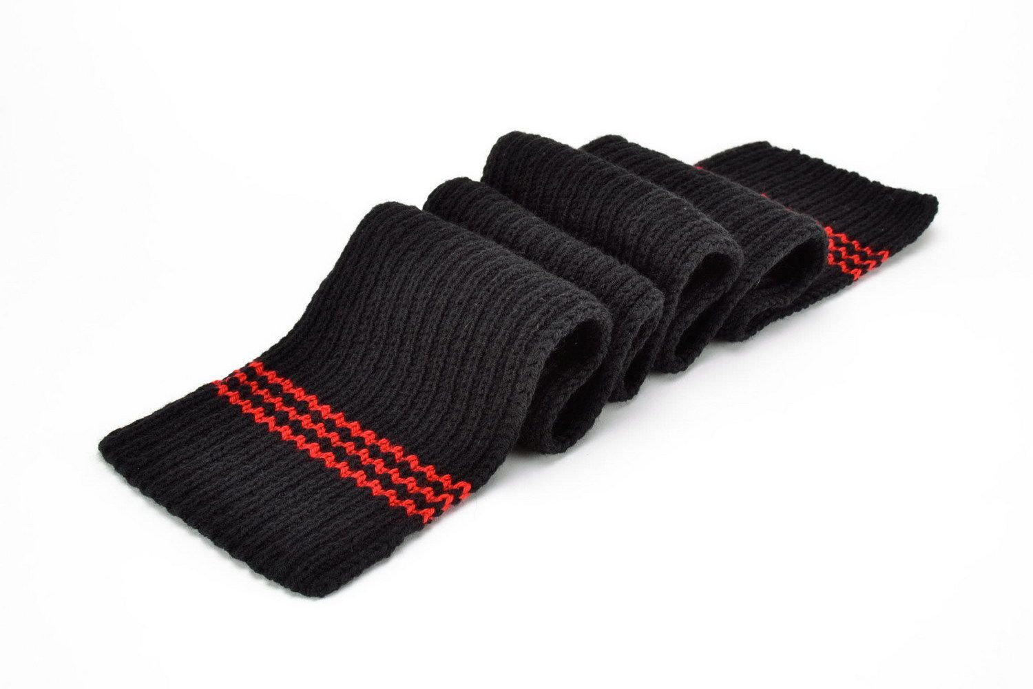 Black knitted scarf photo 1