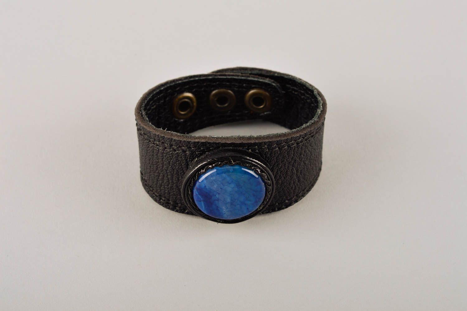 Браслет из кожи браслет ручной работы модный браслет с круглым синим камнем фото 2